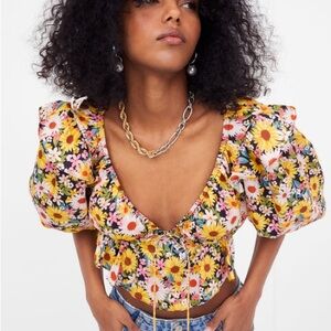 For love & lemons cutie top! SZ S in perfect condition!